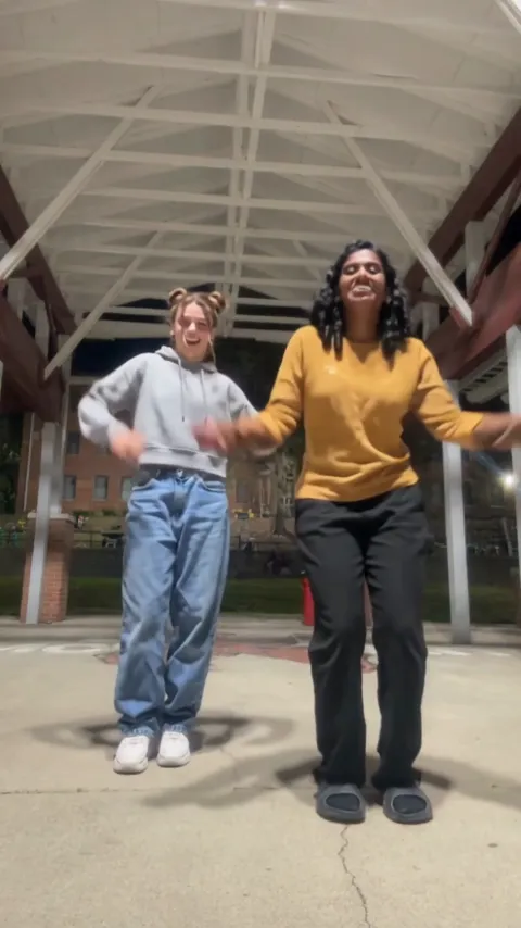 Puerto Rican Mami AI Dance · Walkway
