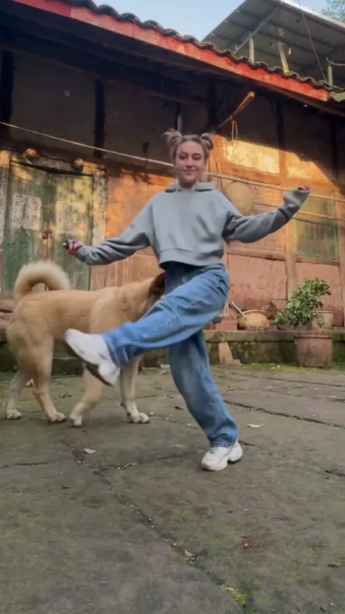 Shan Shen Bu Dance AI · Courtyard